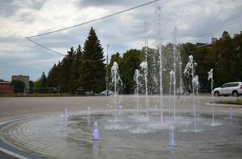  В Кинеле продолжают благоустраивать сквер 