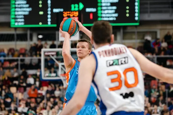 Баскетболисты "Самары" начали декабрь с победы