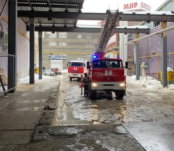 В Самаре на Московском шоссе загорелся поролон в батутном парке