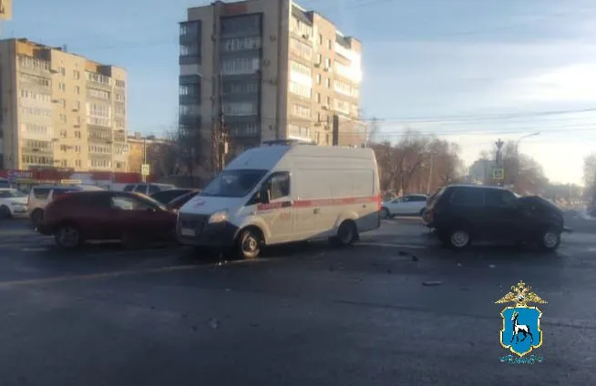 В Самаре 12 января столкнулись две легковушки