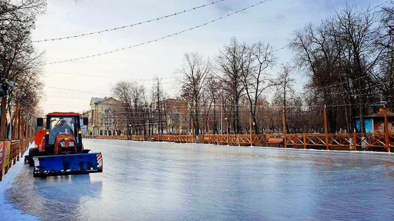 Бесплатные катки уже открылись в двух парках Самары 11 и 12 декабря 2021 года