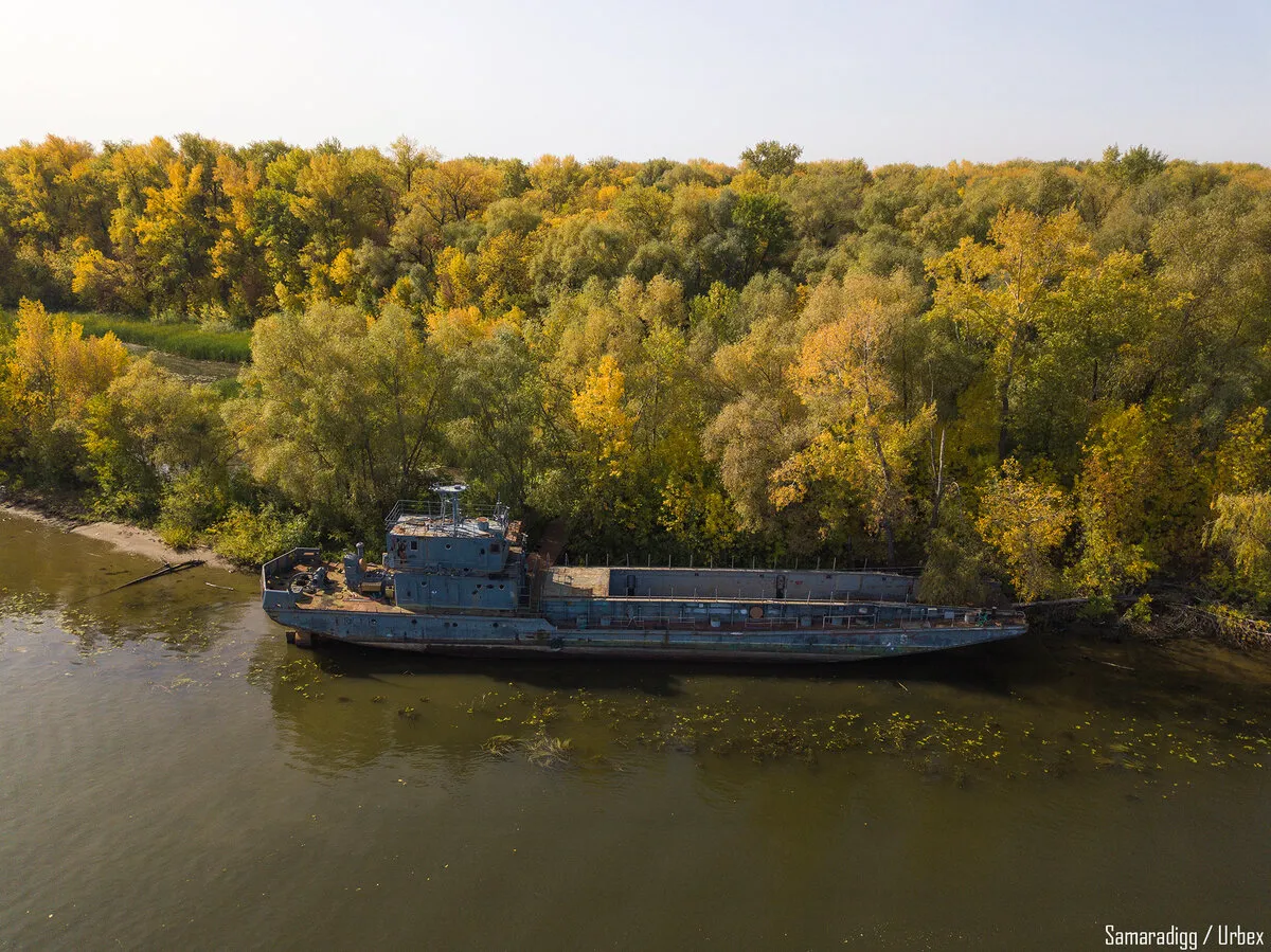 Под Самарой в протоке Волги нашли заброшенный корабль МДК-759 | СОВА -  главные новости Самары