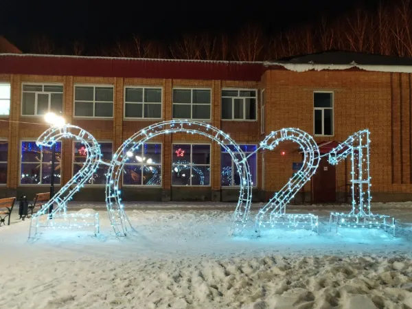 В Челно-Вершинах украшают улицы к Новому году 