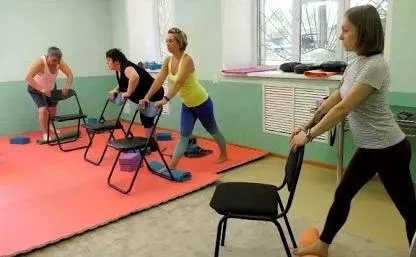 Комплексная реабилитация через йогу: помощь больным рассеянным склерозом в Самаре