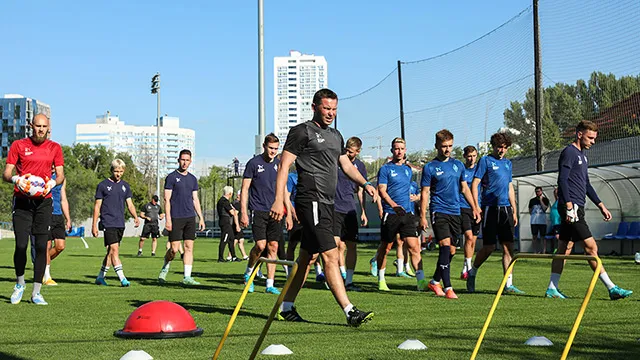 "Крылья Советов" проводят занятия на родной базе