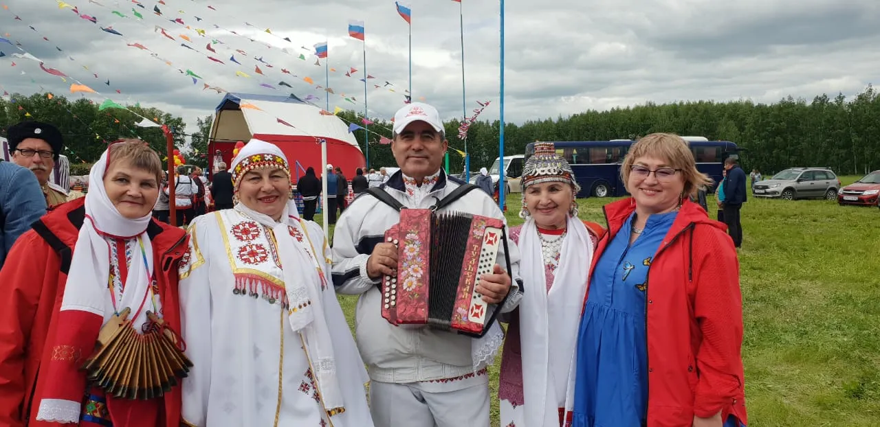 Самобытная культура, скачки и большой хоровод: в Самарской области проходит  юбилейный чувашский праздник Акатуй | СОВА - главные новости Самары