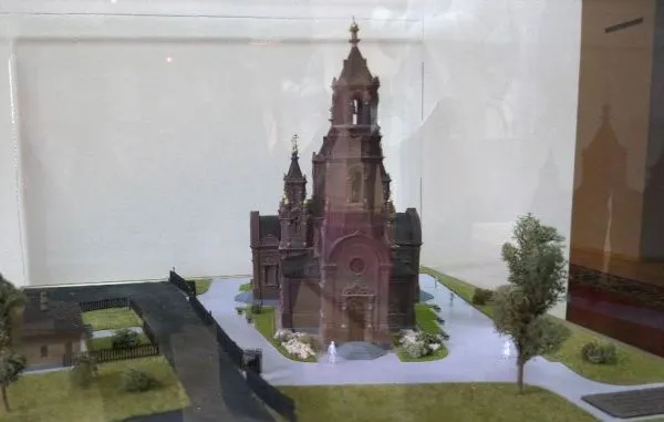 В Самаре открылась фотовыставка "Возрождение православных святынь"