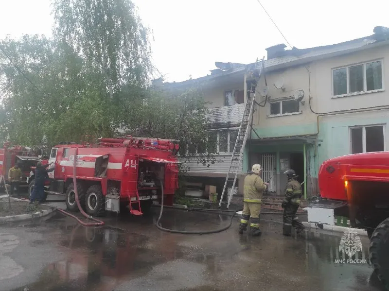 В Самарской области 69 человек тушили пожар в двухэтажке