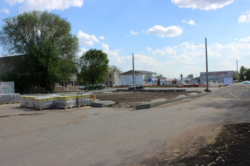 В Приволжском районе строится сквер "Юность" 
