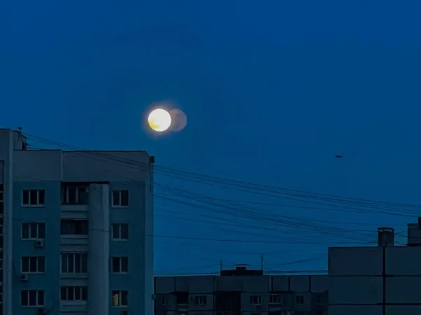 Сон в ночь с 17 на 18 мая 2025 года: толкование по лунному календарю