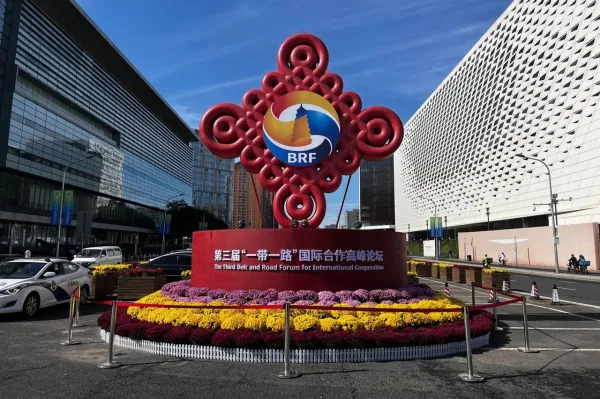 Дмитрий Азаров - об итогах участия в форуме в Китае: "Мы сделали шаг вперед для сотрудничества"