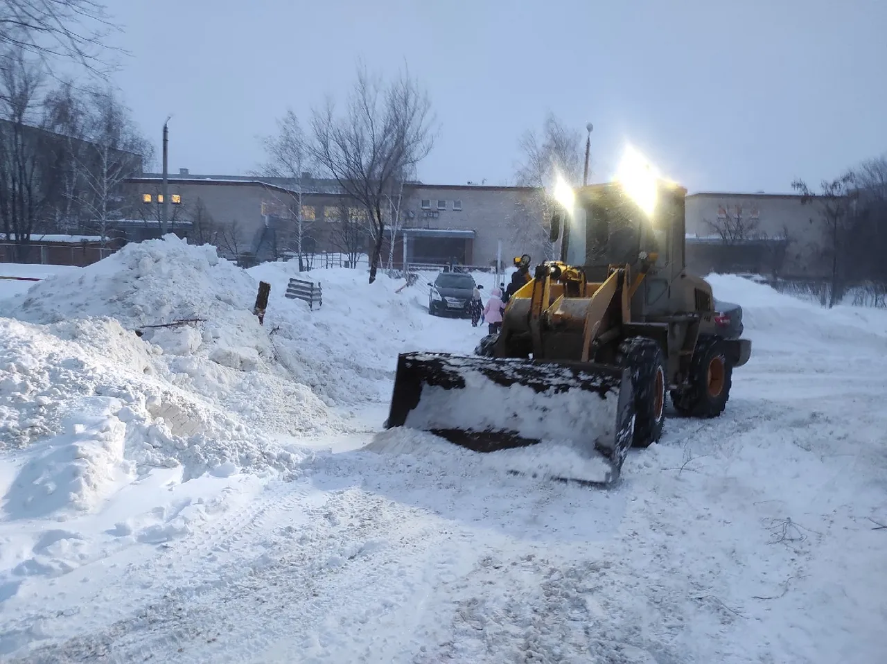 Контрольная для коммунальщиков: в городах и районах Самарской области идет  активная уборка снега | СОВА - главные новости Самары