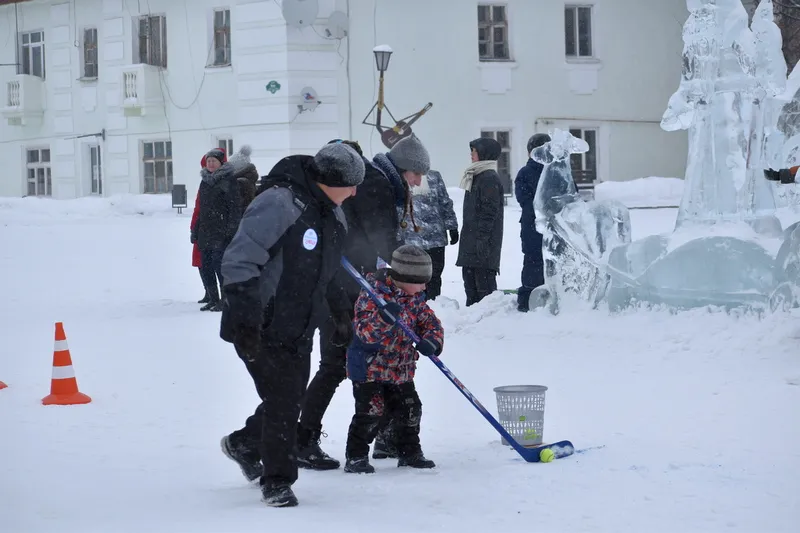 В Кинеле устроили "День снега" со спортивными состязаниями