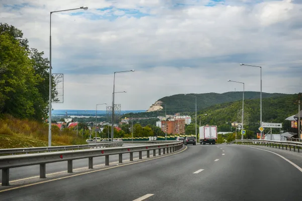Трассы, развязки, мосты - дорожная инфраструктура Самарской области в цифрах и фактах