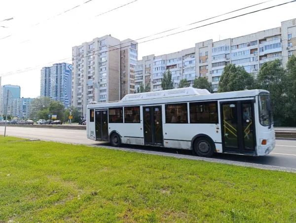 Самарцы пожаловались на 36-градусную жару в автобусе