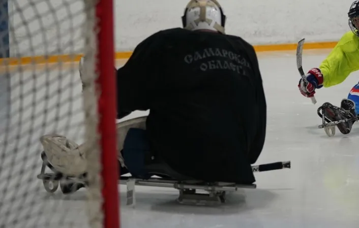 Вячеслав Федорищев поздравил команду Самарской области по следж-хоккею с бронзой "Кубка защитников Отечества"