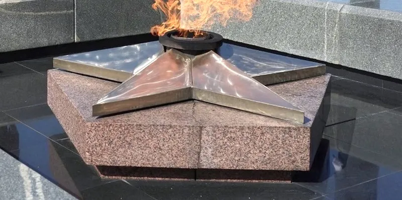 Жители Кинельского района посетили памятные места Самары 