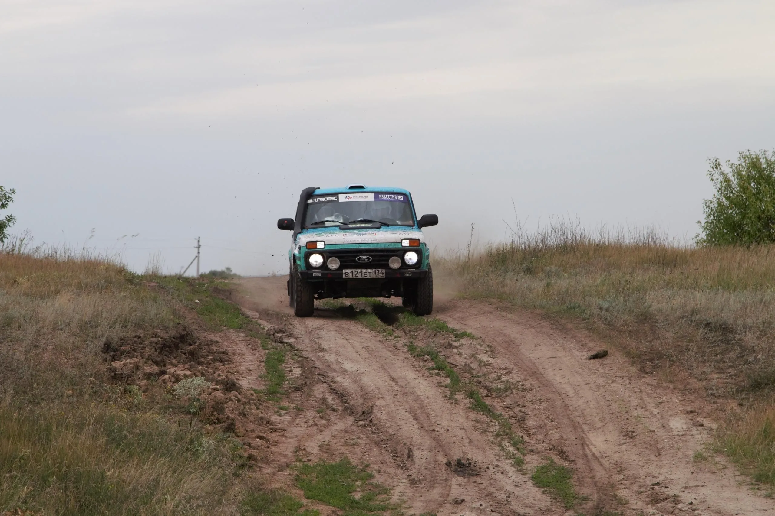 Тольяттинская Нива добралась до финиша Шелкового пути у стен московского Кремля