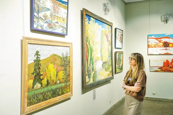 Цветовая палитра природы: в Самарском художественном музее работает выставка Николая Ельцова 