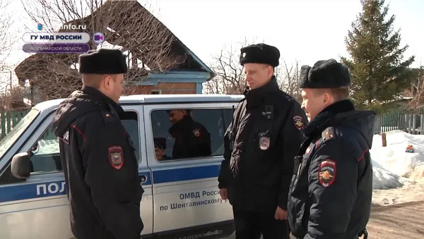 Шенталинские полицейские спасли пенсионера из полыхающего дома