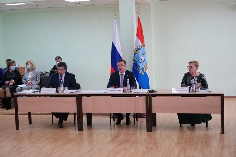 Дмитрий Азаров - о сдаче ЕГЭ: "Важно не загнать подростка в психологический тупик"