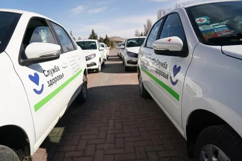 У тольяттинской поликлиники пополнился автопарк легковушек