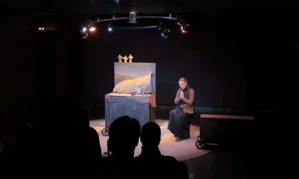 В преддверии Рождества новокуйбышевский театр "Грань" бесплатно показал спектакль "Вол и осел при яслях"