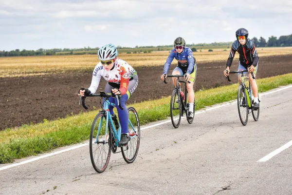 Наперегонки с лидерами: в Самарской области выступили лучшие молодые велосипедисты страны