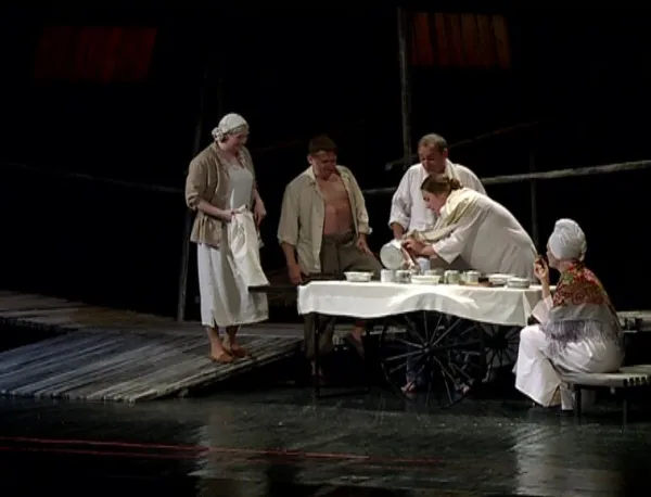 В Самаре подходит церемония закрытия фестиваля "Волга театральная"