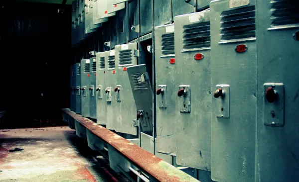 Ребенок прикоснулся к проводам: суд принял решение по делу о смертельной халатности электрика