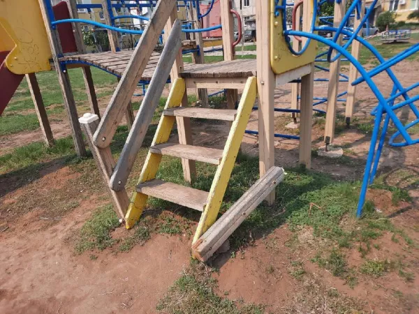 В Отрадном прокуратура нашла опасную детскую площадку
