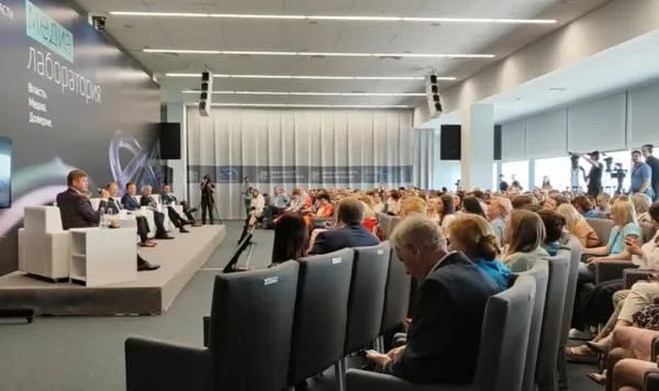 Участники медиафорума в Самаре: "Власть должна быть публичной и искренней"