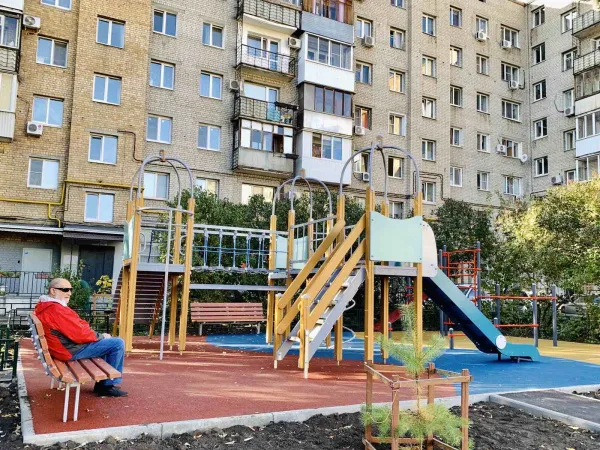 В Ленинском районе Самары благоустроили 8 дворов