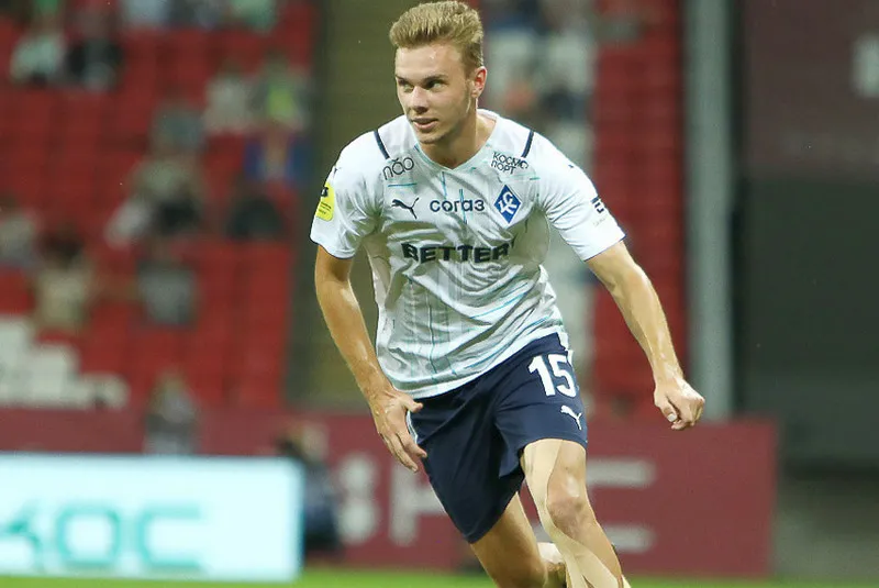 Голы Чернова и Глушенкова принесли победу "Крыльям Советов" в Уфе 