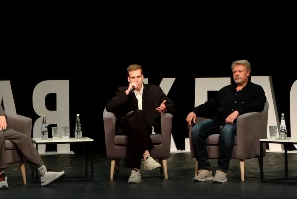 В Самаре актер театра и кино Кузьма Сапрыкин встретился с юными актерами