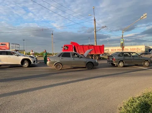 В Тольятти "Лексус" протаранил "Приору"