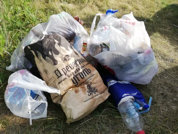 Несколько мешков "добычи" удалось собрать на рыбалке жительнице Сызрани