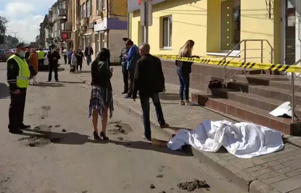 В Самаре внедорожник на тротуаре сбил женщину насмерть