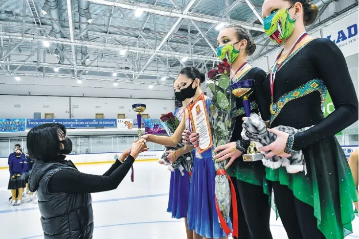 Этап Кубка России по синхронному фигурному катанию собрал сильный состав участниц