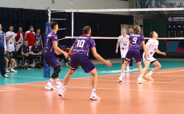 Первое поражение команды в сезоне: волейбольная "Нова" сыграла в Тольятти с вице-чемпионом страны