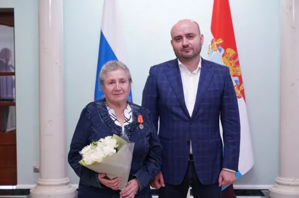 Вячеслав Федорищев вручил награды ветеранам и работникам строительной отрасли Самарской области