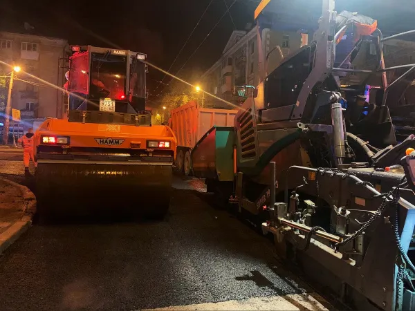 Аж дым из-под катка: на проспекте Масленникова в Самаре ремонтируют дорогу