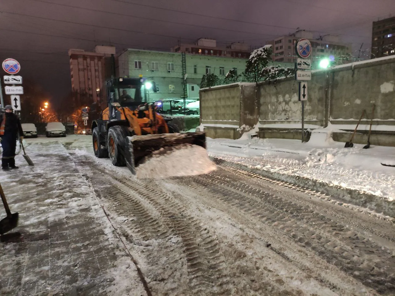 Городские власти рассказали, как в Самаре прошла ночная уборка снега | СОВА  - главные новости Самары