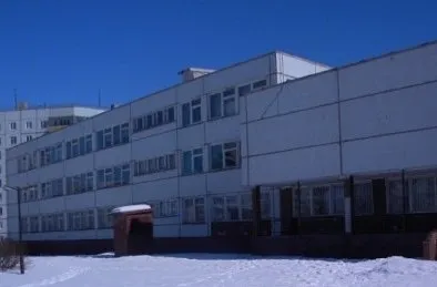 Дмитрий Азаров поручил ужесточить контроль за питанием в школах региона