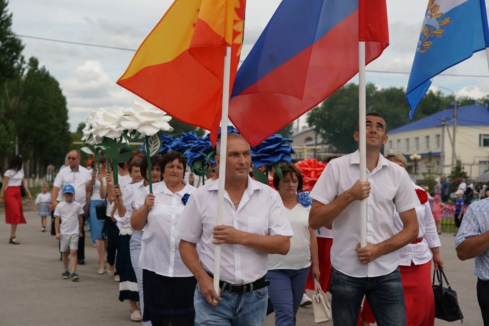 Губернатор отметил наградами отличившихся жителей Алексеевского района |  СОВА - главные новости Самары