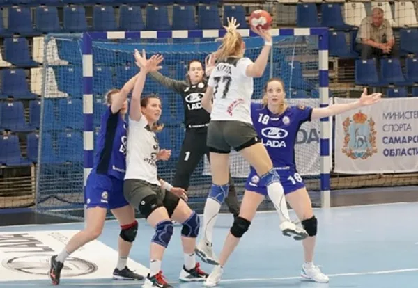 Гандбольная "Лада" потерпела третье поражение в Евролиге 