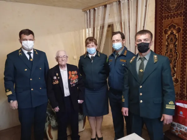 98-летнего ветерана ВОВ в Кинеле поздравили с приближающейся годовщиной Победы