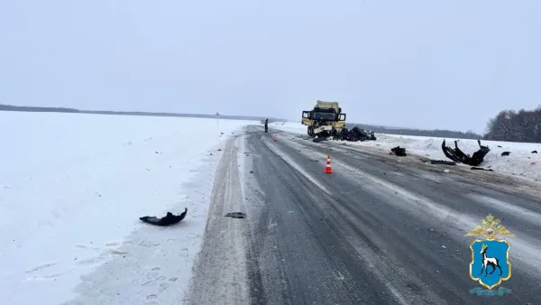 В ДТП с фурой и легковушкой 7 марта в Самарской области погибли два человека