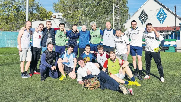 Самарские журналисты и сотрудники клуба Крылья Советов провели товарищеский матч по мини-футболу
