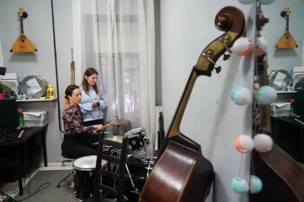 "Вместе весело шагать": новый музыкальный подарок проекта #МУЗЫКАВМЕСТЕ к Международному дню студента